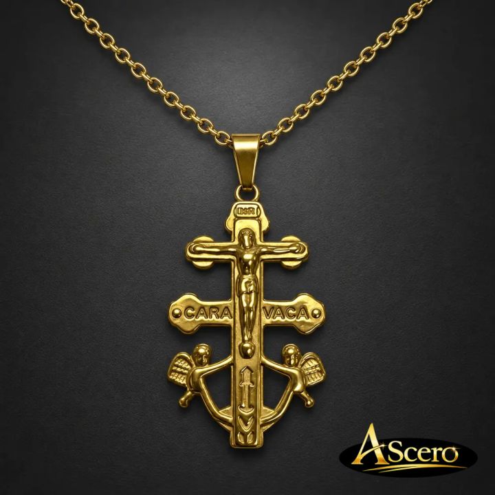 Cadena con Colgante Cruz de Caravaca en Acero Dorado