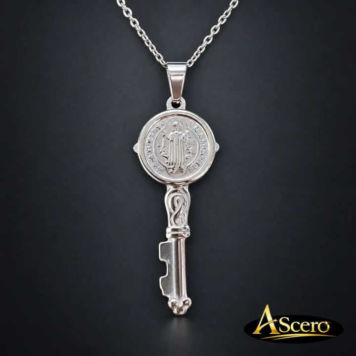 Cadena con Colgante Llave de San Benito Grande